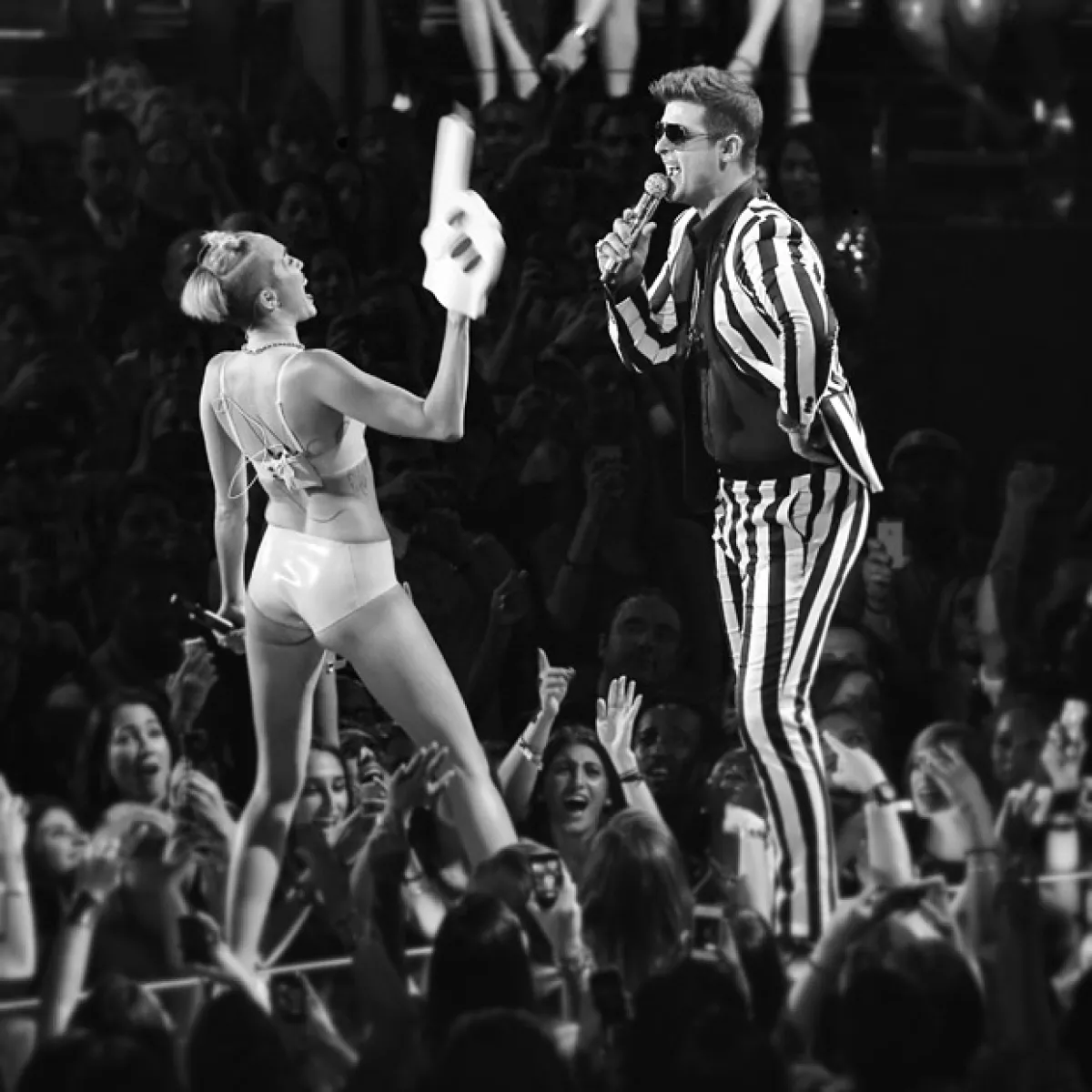 Fue en la edición del año pasado cuando Miley destapó su irreverente actitud.