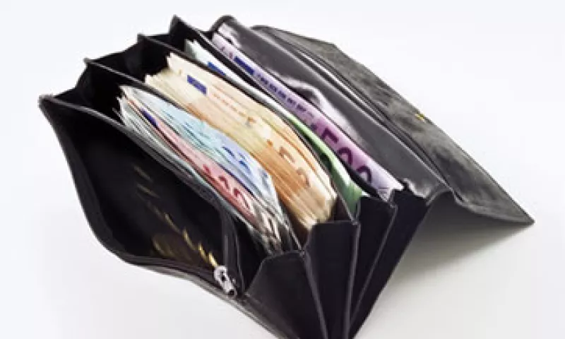 La población sólo percibe que sus ingresos dejaron de reducirse tan drásticamente como antes y no que registren una ganancia real.  (Foto: Photos to Go)