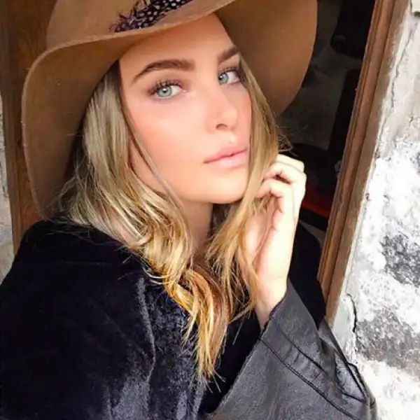 Selfie time! Belinda posó guapísima para todos sus seguidores presumiendo su estilo.