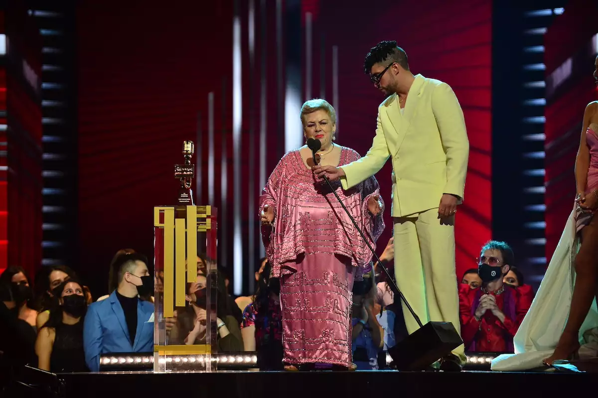 bad-bunny-paquita-la-del-barrio.jpg