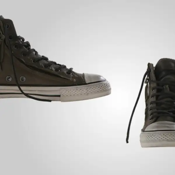 Converse presentó su nueva colección de zapatillas deportivas para el otoño-invierno 2011.