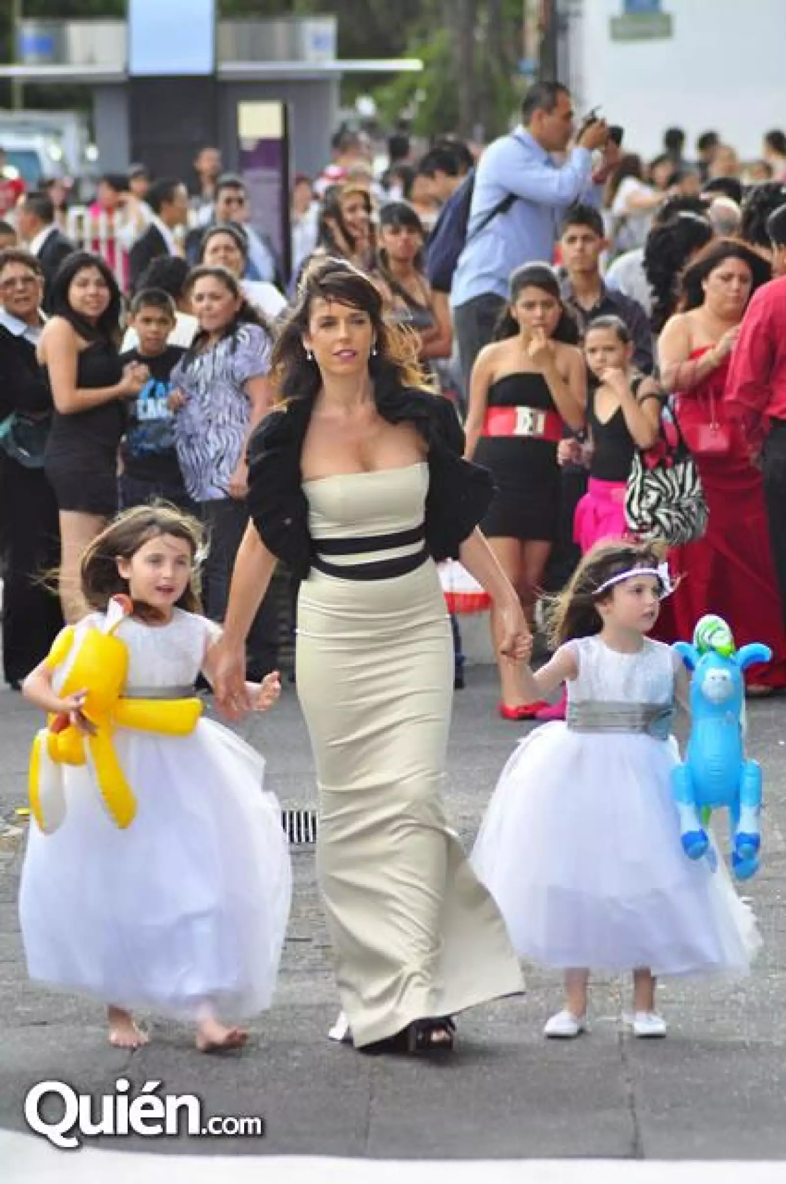 Maky Soler con sus hijas