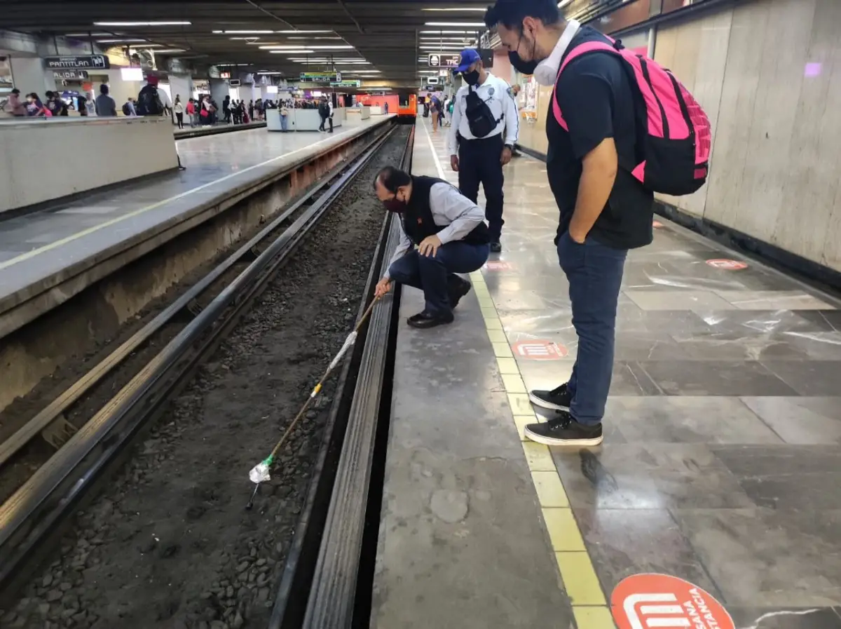 los celulares son los objetos que más caen a las vías del Metro de la CDMX