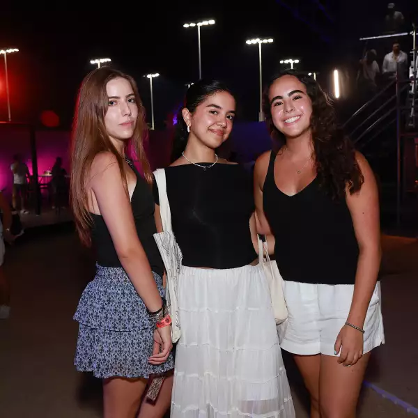 Gaby Aguilar ,Silvana Incháustegui y Sylvana Barón 
