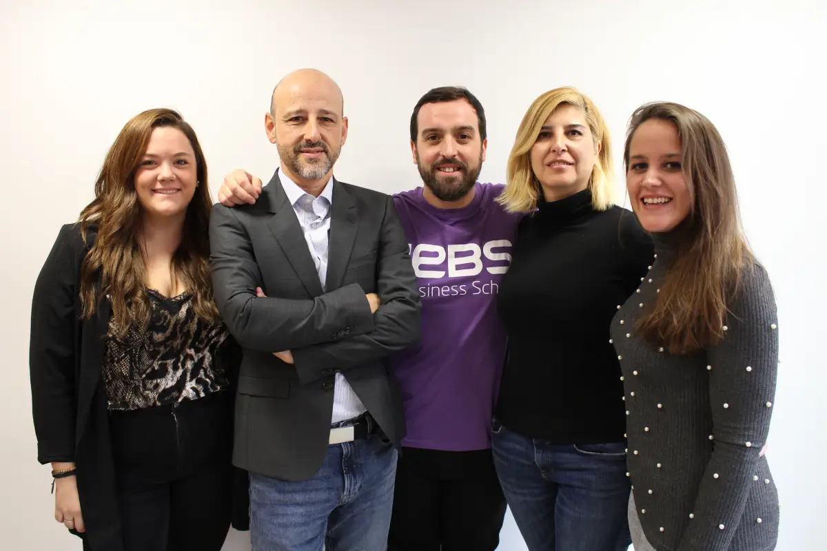 Oscar Fuente, director general y parte del equipo de IEBS.