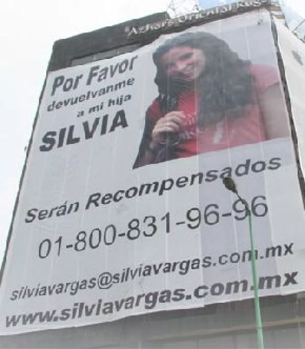 Silvia Escalera declaró que recompensará a quien informe del paradero de su hija.