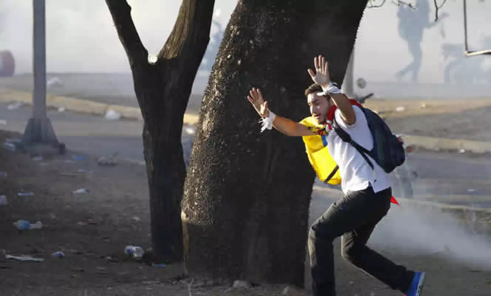 Las manifestaciones han dejado tres muertos, cientos de heridos y numerosos daños.