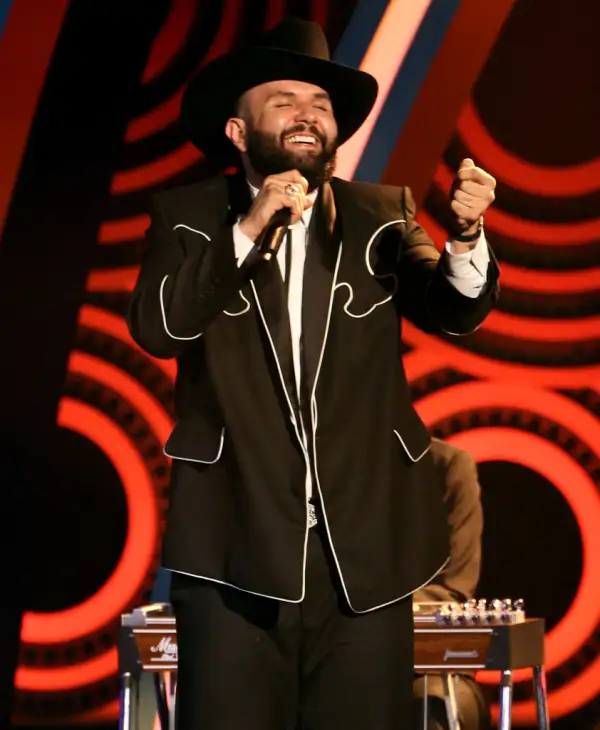 Carín León