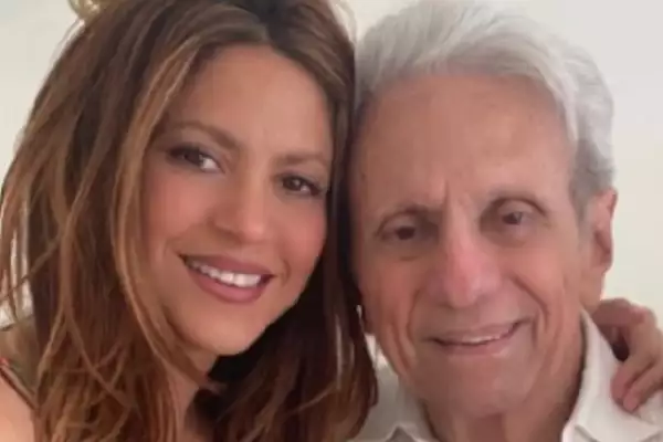 shakira-papa (1).jpg