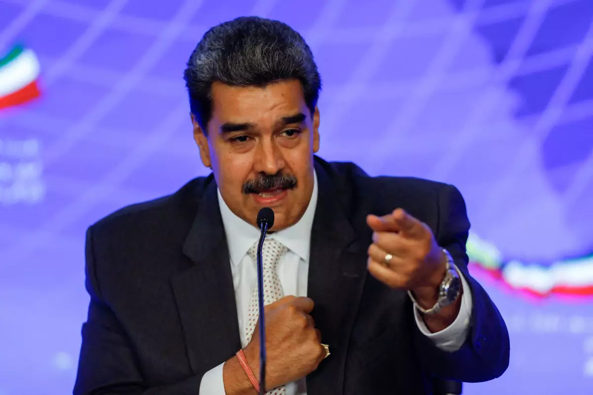 El presidente de Venezuela, Nicolás Maduro, habla durante una reunión con el presidente iraní Ebrahim Raisi en el Palacio Miraflores, en Caracas, Venezuela, el 12 de junio de 2023.