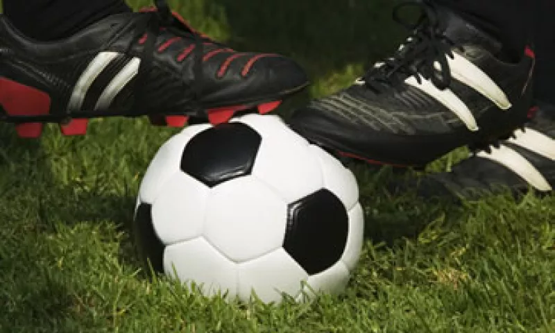 La prioridad inmediata de los clubes de futbol mexicanos para mejorar el torneo de Primera División es generar una marca, no perfeccionar y hacer más atractivo el juego en la cancha. (Foto: Thinkstock)