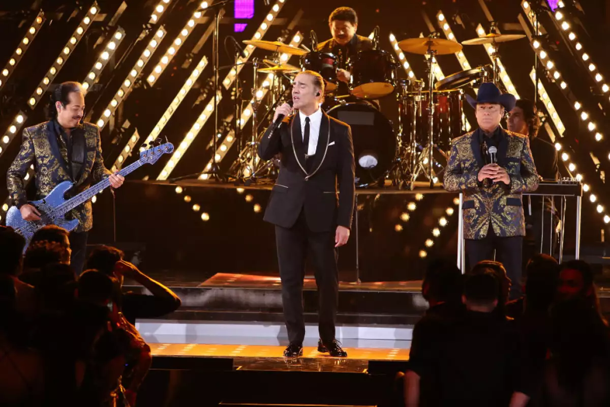 Alejandro Fernández y Los Tigres del Norte