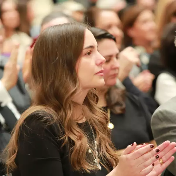 HOMENAJE A MARIE THÉRÈSE HERNAND DE ARANGO
