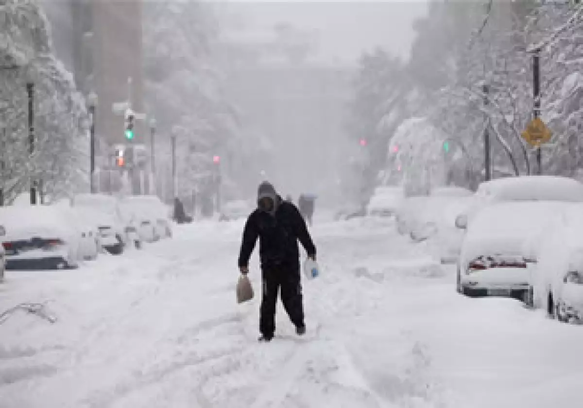Hasta esta mañana habían caído 71 centímetros de nieve y se registraban vientos de 64 Km/h. (Foto: Reuters)