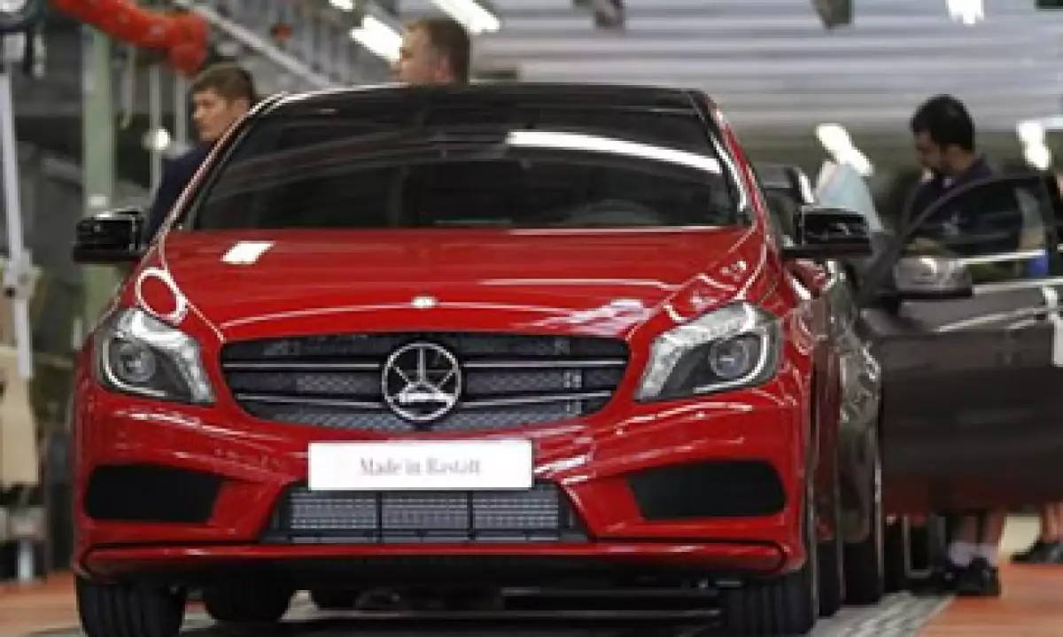 Daimler, el fabricante de los autos Mercedes-Benz, espera ganar 9,000 mde este año. (Foto: Reuters)