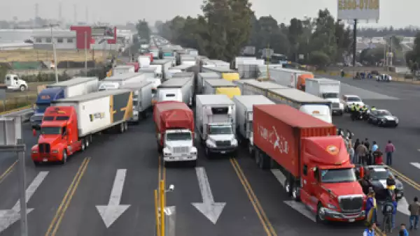 camiones_bloqueo_carretera