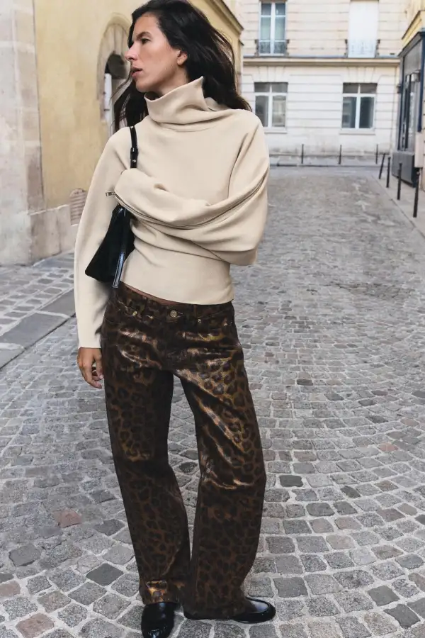 zara.sueter.zipper.jpg