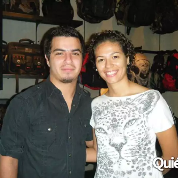 Iris Mora en el coktail de Oakley