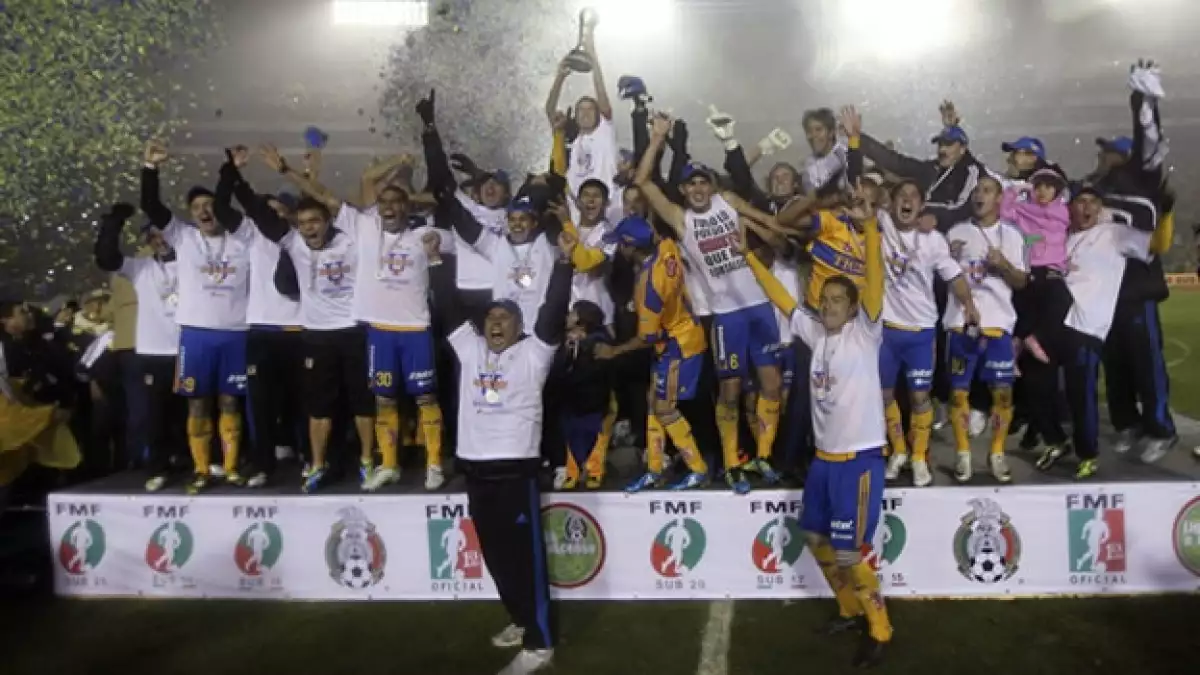 tigres uanl campeonato santos futbol tuca monterrey macroplaza