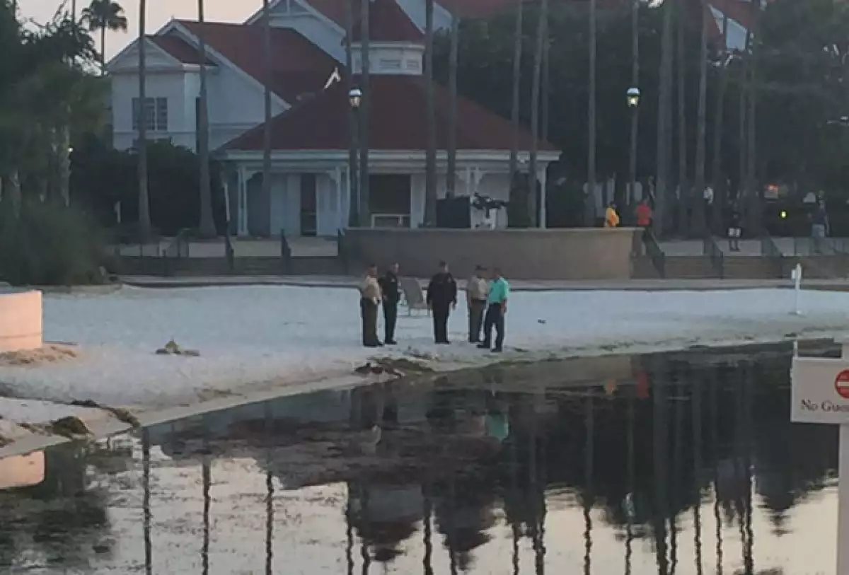 Muchas horas y alrededor de 50 oficiales de la policía, fue lo que tomó para encontrar al pequeño.
