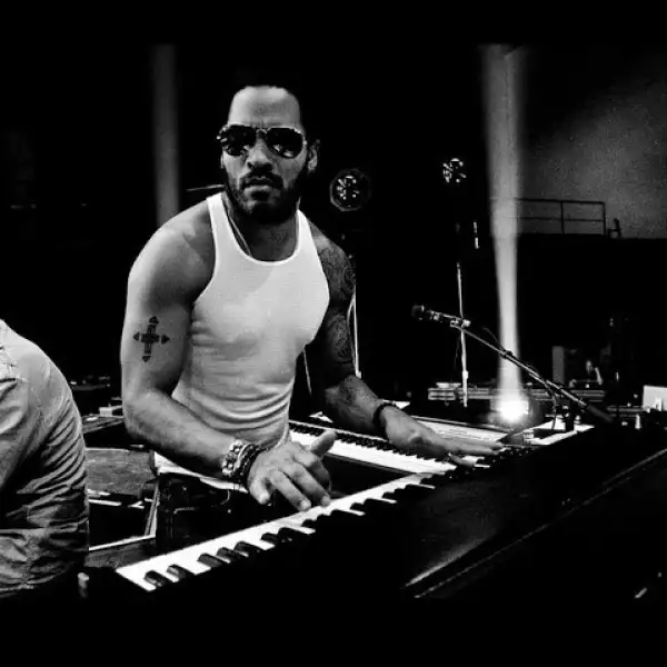 Actualmente trabaja en su nuevo disco, que espera llamar `Negrophilia´.