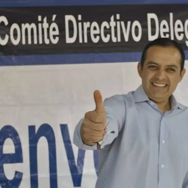 Ernesto Cordero votando PAN