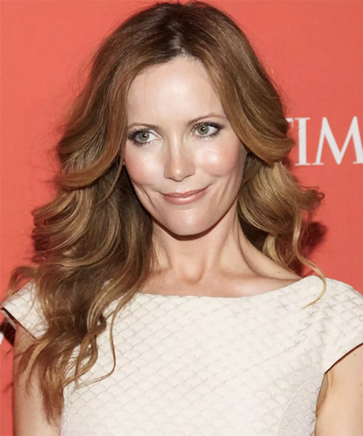 La actriz de cine y televisión no dudo en visitar a Oliver para conseguir un look jovén y fresco