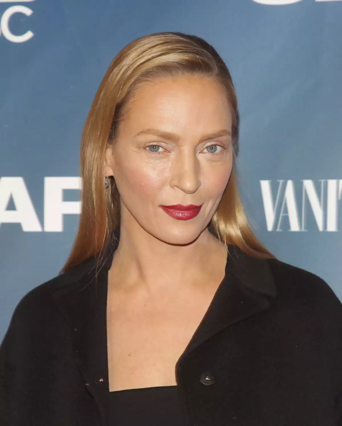 Troy Surratt, autor del look con el que la actriz sorprendió por lucir diferente en una red carpet, atribuyó al maquillaje su apariencia fuera de lo común.