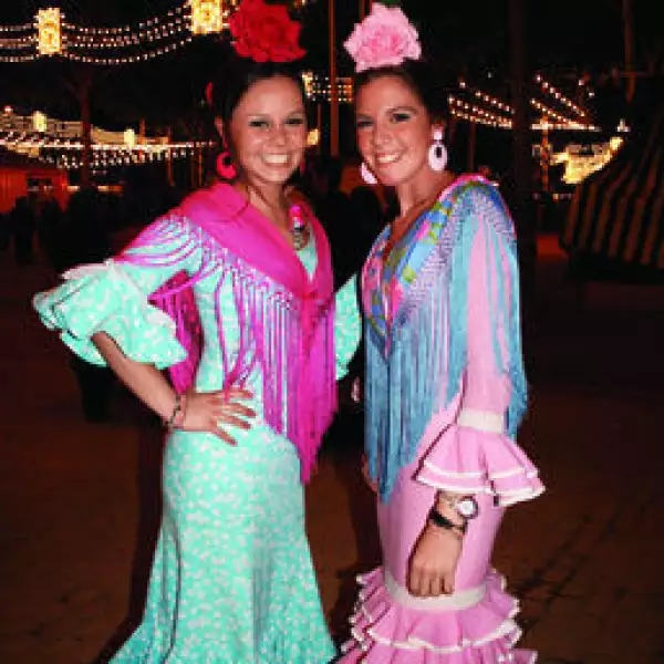 Remedios Esparza, Roser Laris