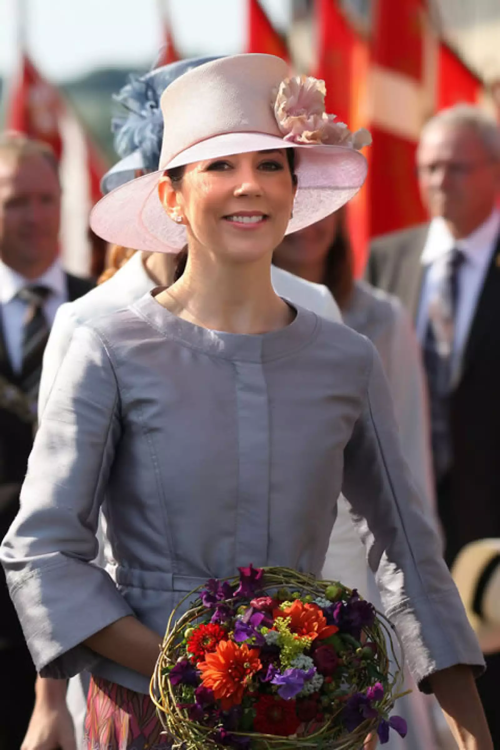 Ya sean maxi hats o tocados simples , la princesa siempre ha dado claro ejemplo de cómo llevar los accesorios para la cabeza