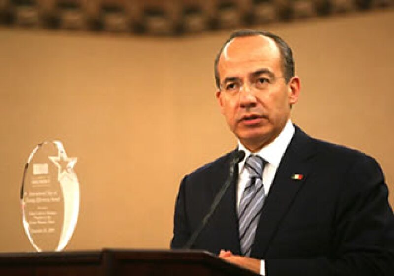 El presidente Felipe Calderón recibió el premio Star of Energy Efficiency por el programa de Hipotecas Verdes . (Foto: Cortesía Notimex)
