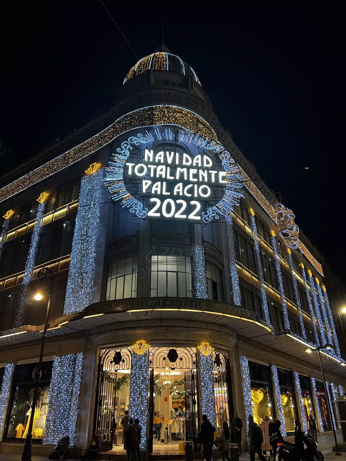 Fachada navideña Palacio