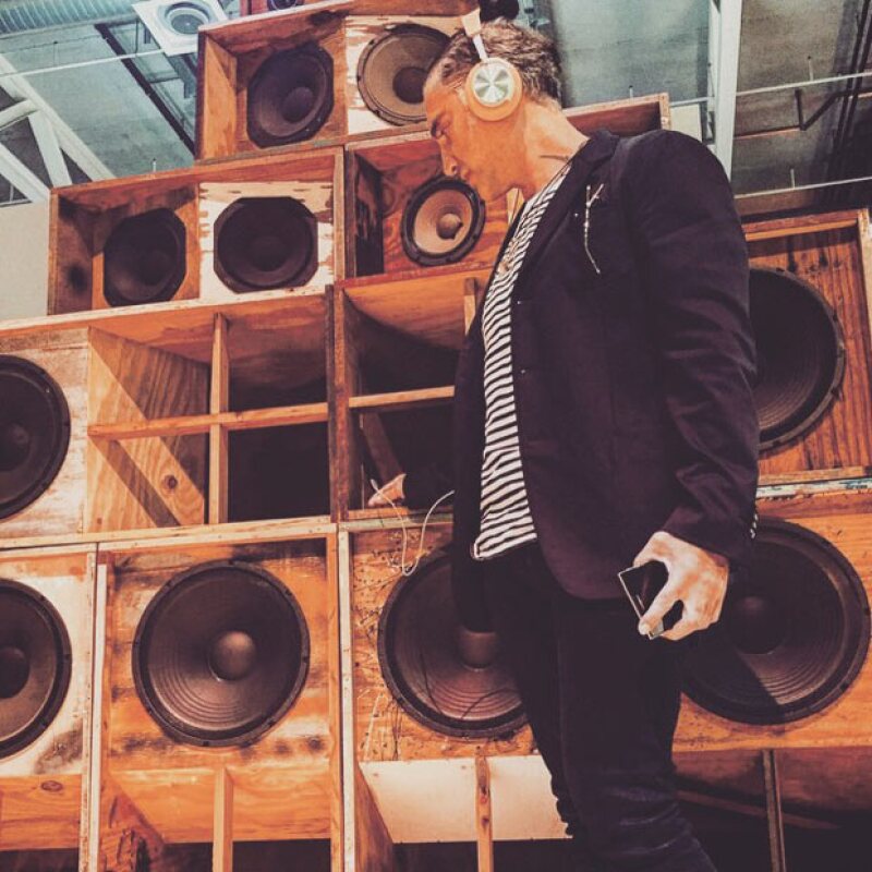 Su pasión por la música presente hasta el otro lado del mundo.