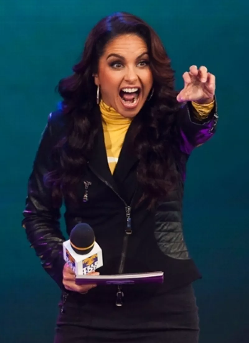 Con una bienvenida simbólica por parte de los niños Teletón para los pequeños que padecen cáncer, y con la presencia de Lucero iniciaron las actividades del Teletón 2009.