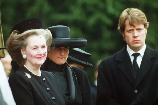 Princesa Diana y Charles Spencer