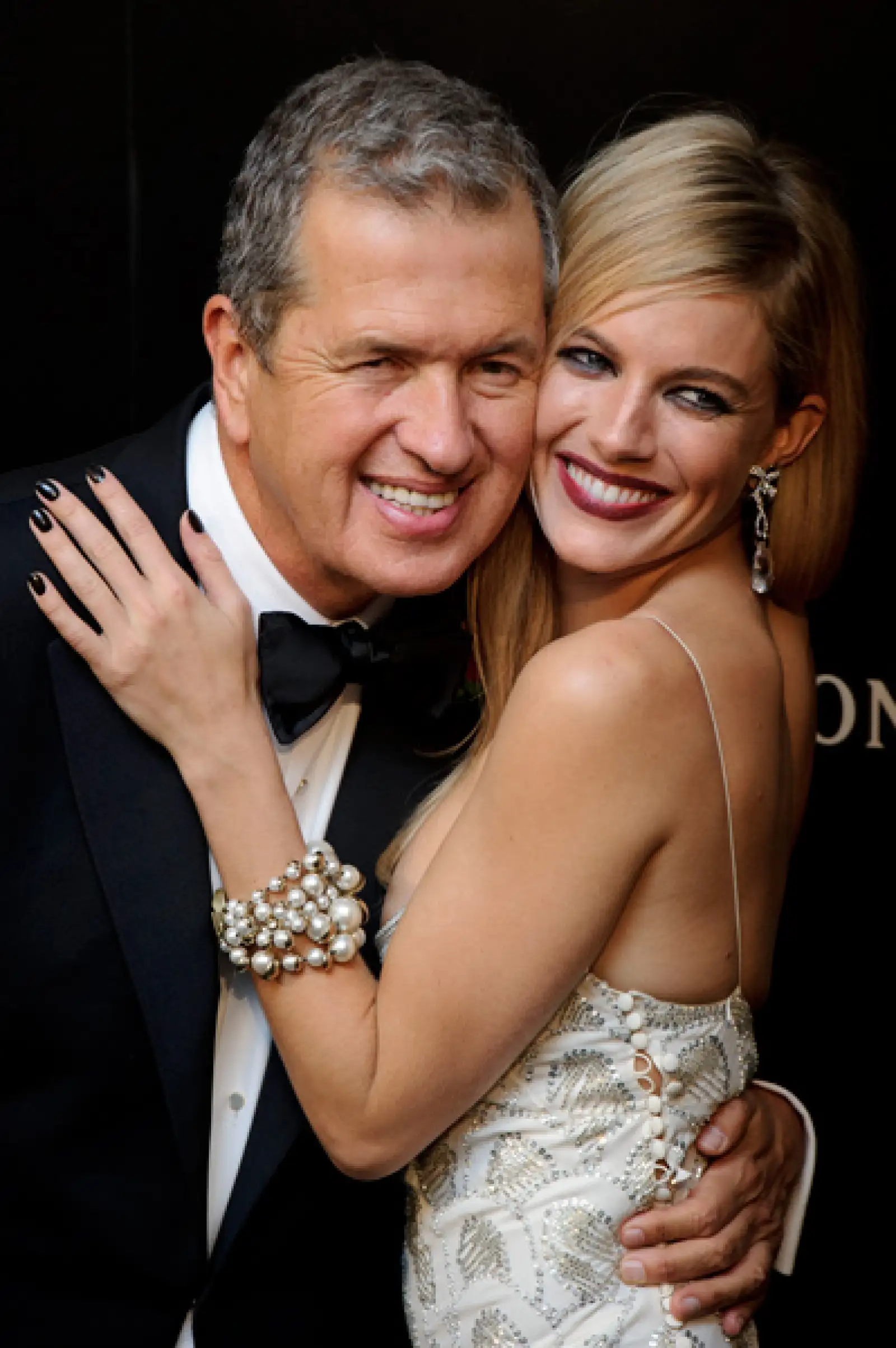 El icónico fotógrafo peruano Mario Testino fue galardonado en una fiesta privada con el premio Moet & Chandon Etoile.