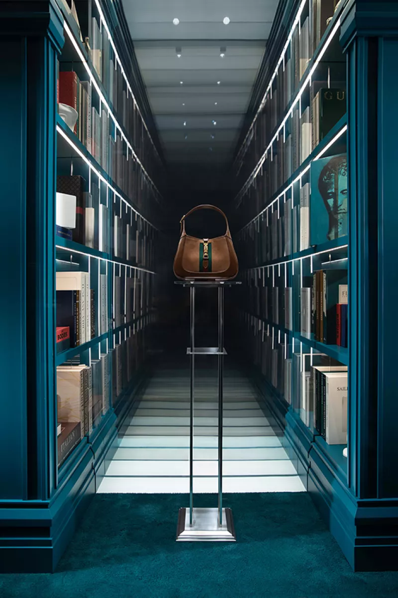 gucci endless narratives vitrinas