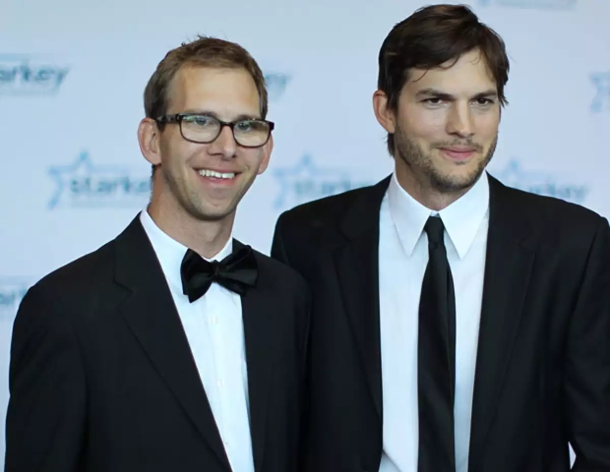 Michael es gemelo de Ashton y también será papá este año.