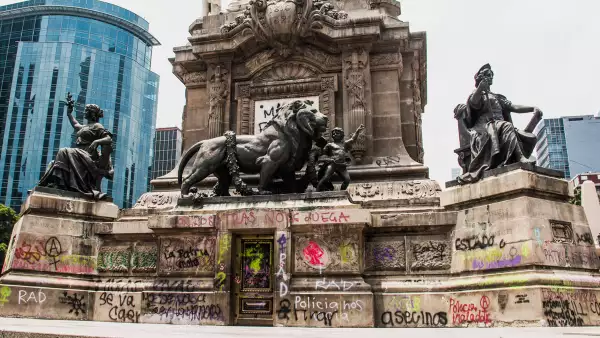 Protesta de mujeres contra la violencia en su contra
