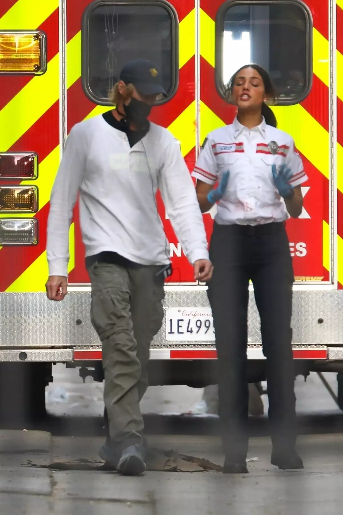 Michel Bay y Eiza González 