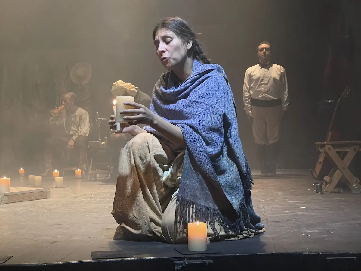 En medio de la maleza, se presenta en el teatro La Capilla de la Ciudad de México. 