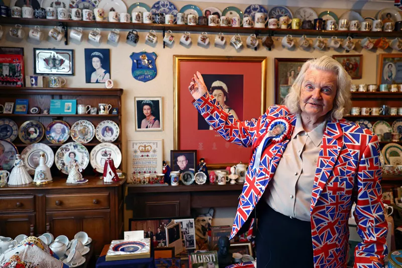 BRITAIN-ROYALS-QUEEN-JUBILEE-COLLECTING