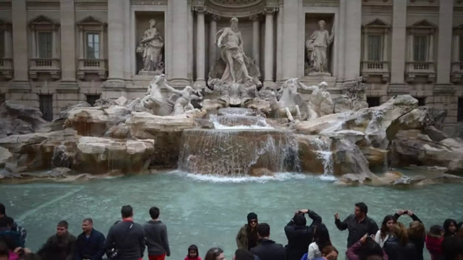 la fuente trevi en roma