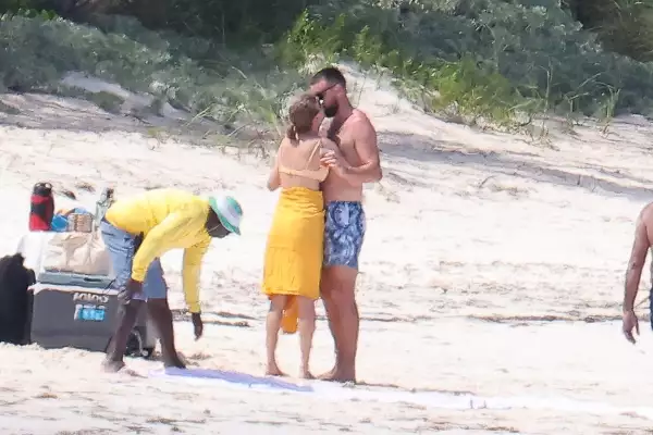 Taylor Swit y Travis Kelce llevan su amor hasta Bahamas