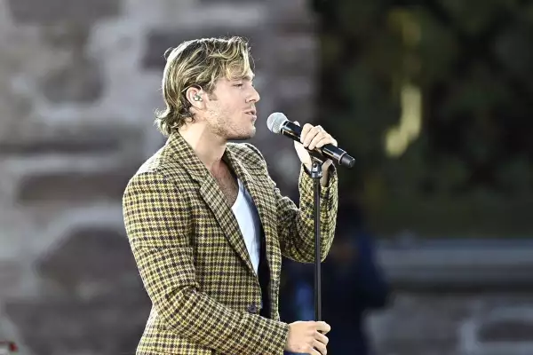 Benjamin Ingrosso, entre otros, cantó durante las celebraciones del cumpleaños de la princesa heredera Victoria en el castillo de Borgholm en Borgholm, Suecia.