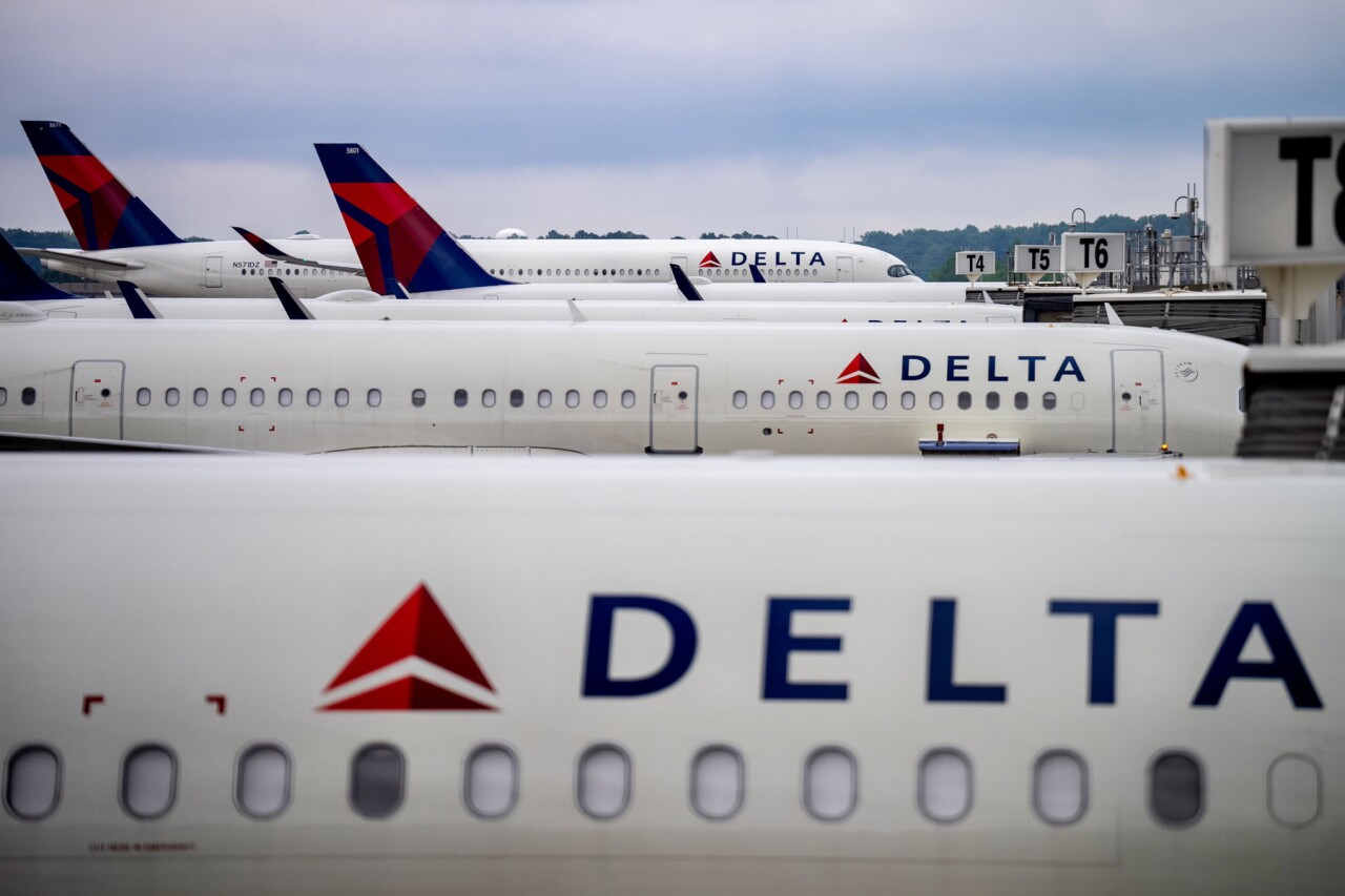 Un tribunal de EU bloquea temporalmente orden de deshacer alianza entre Delta y Aeroméxico