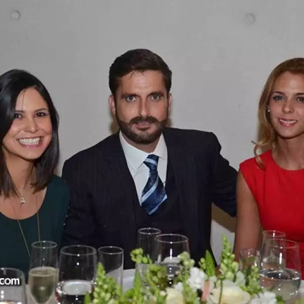 Paola y Hernán Casale con Greta Galindo.