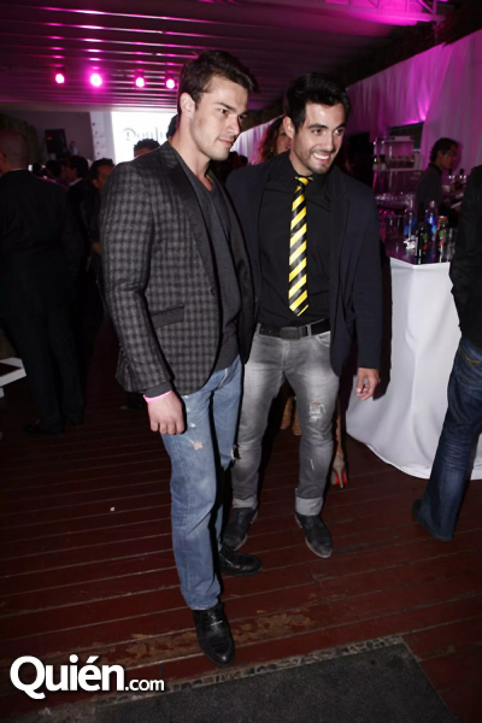 Jhony Monhol,Fernando Kamana