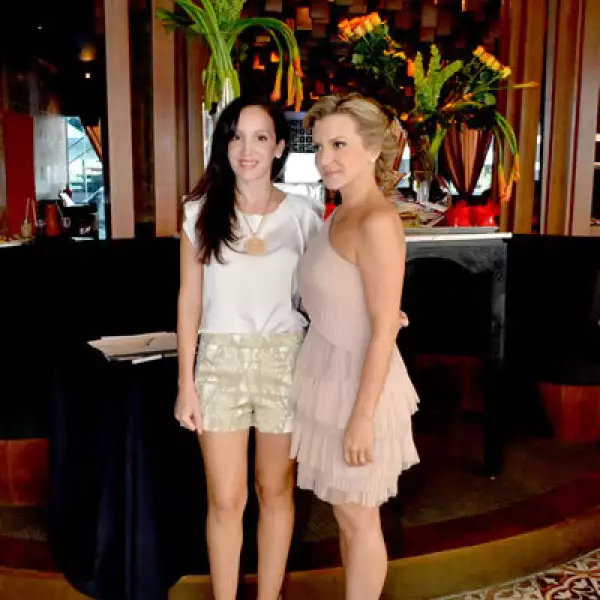 Nora Garza T. de Salázar y Mariana Rangel