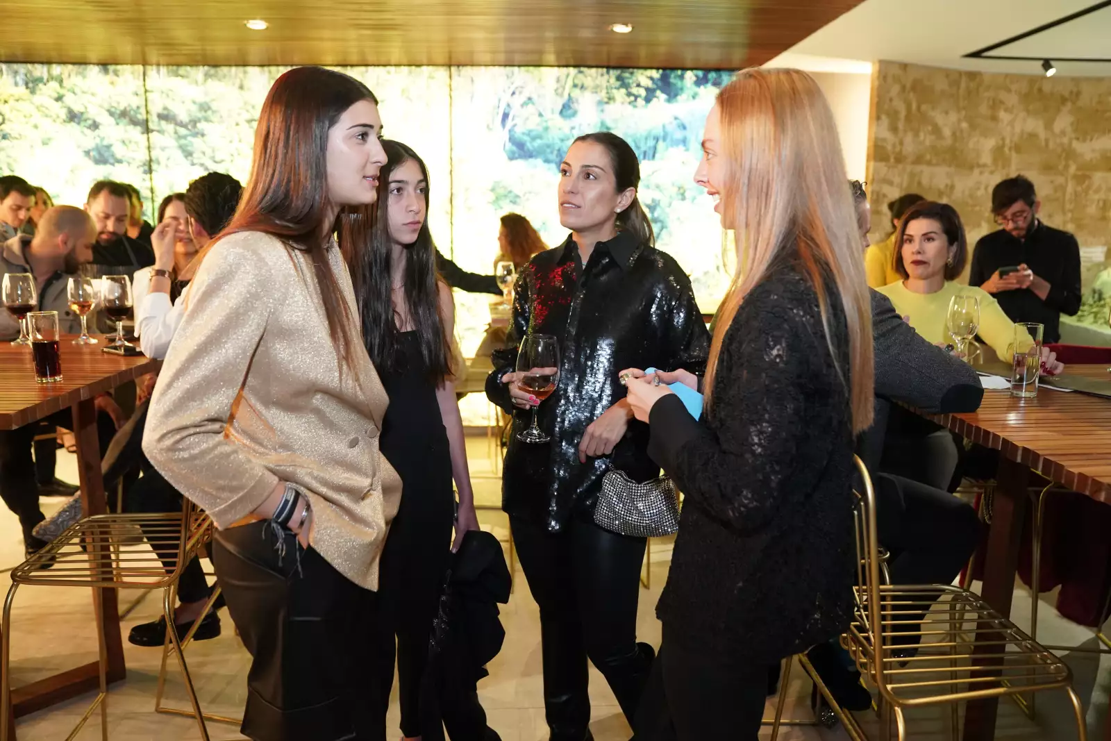 Sarah, Maggie y Becky Shamosh con Ximena de la Bárcena 